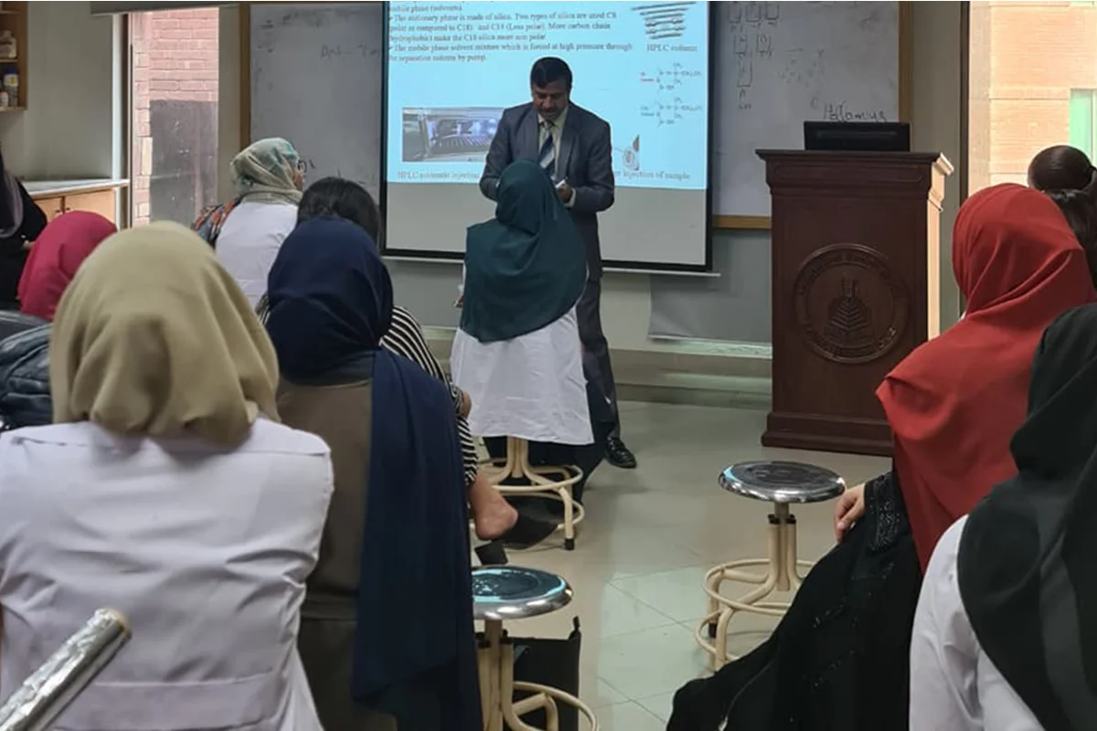 LabXpert 2025 Session on High-Performance Liquid Chromatography (HPLC) (3)