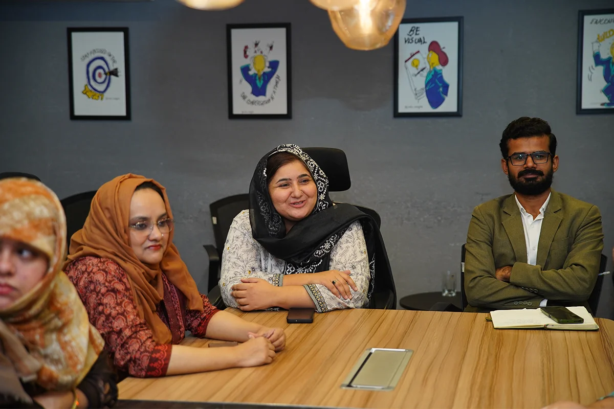 's Faculty Industry Post-Placement Meeting (5)