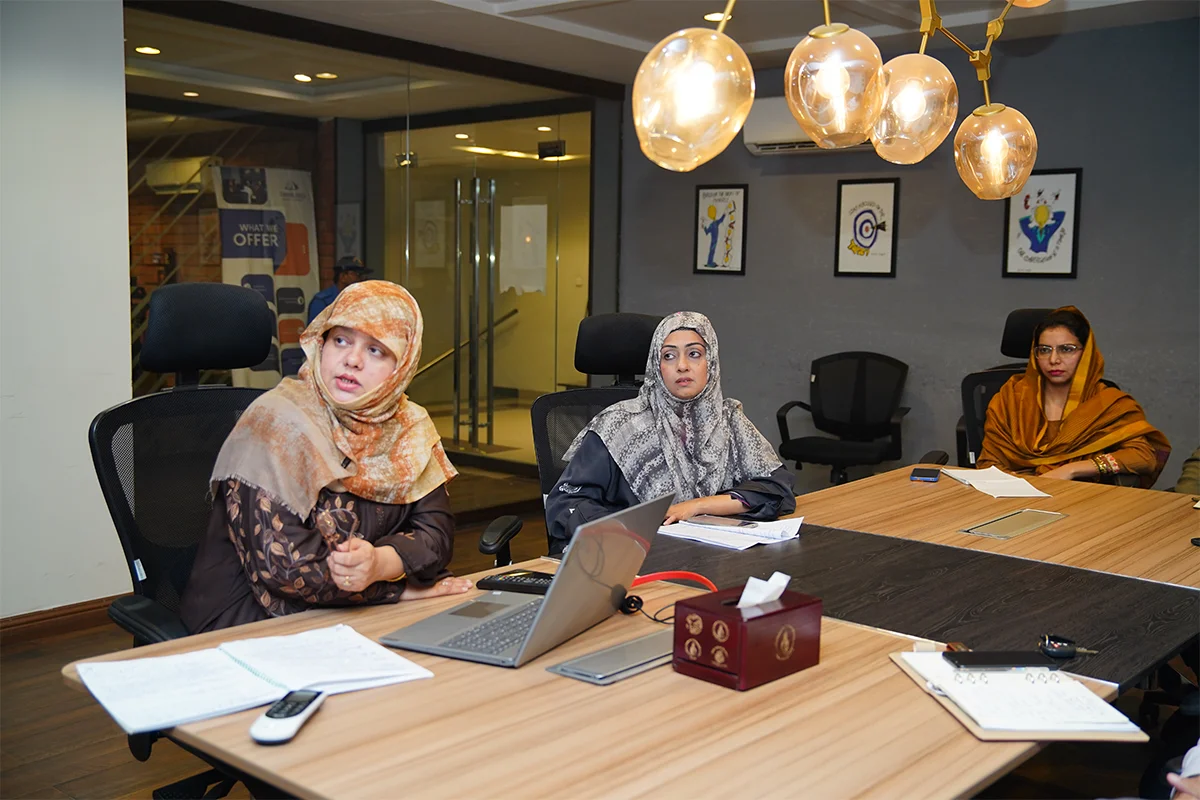 's Faculty Industry Post-Placement Meeting (8)