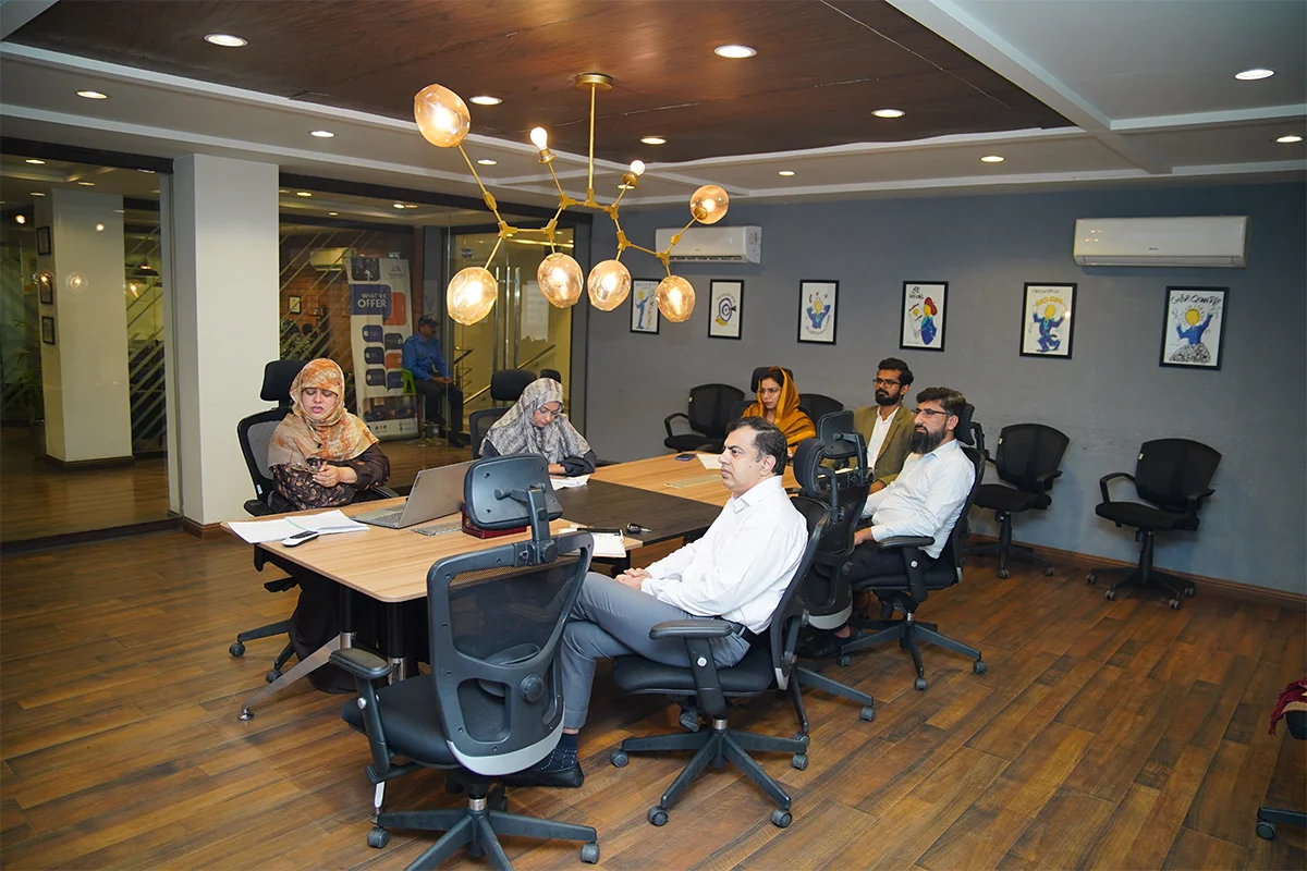 's Faculty Industry Post-Placement Meeting (9)