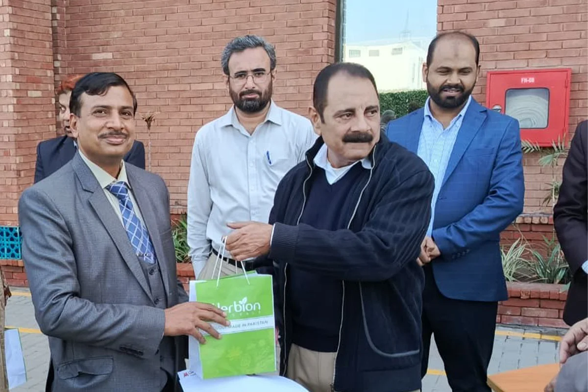 ' Industry Visit to Herbion Pvt. Ltd (10)