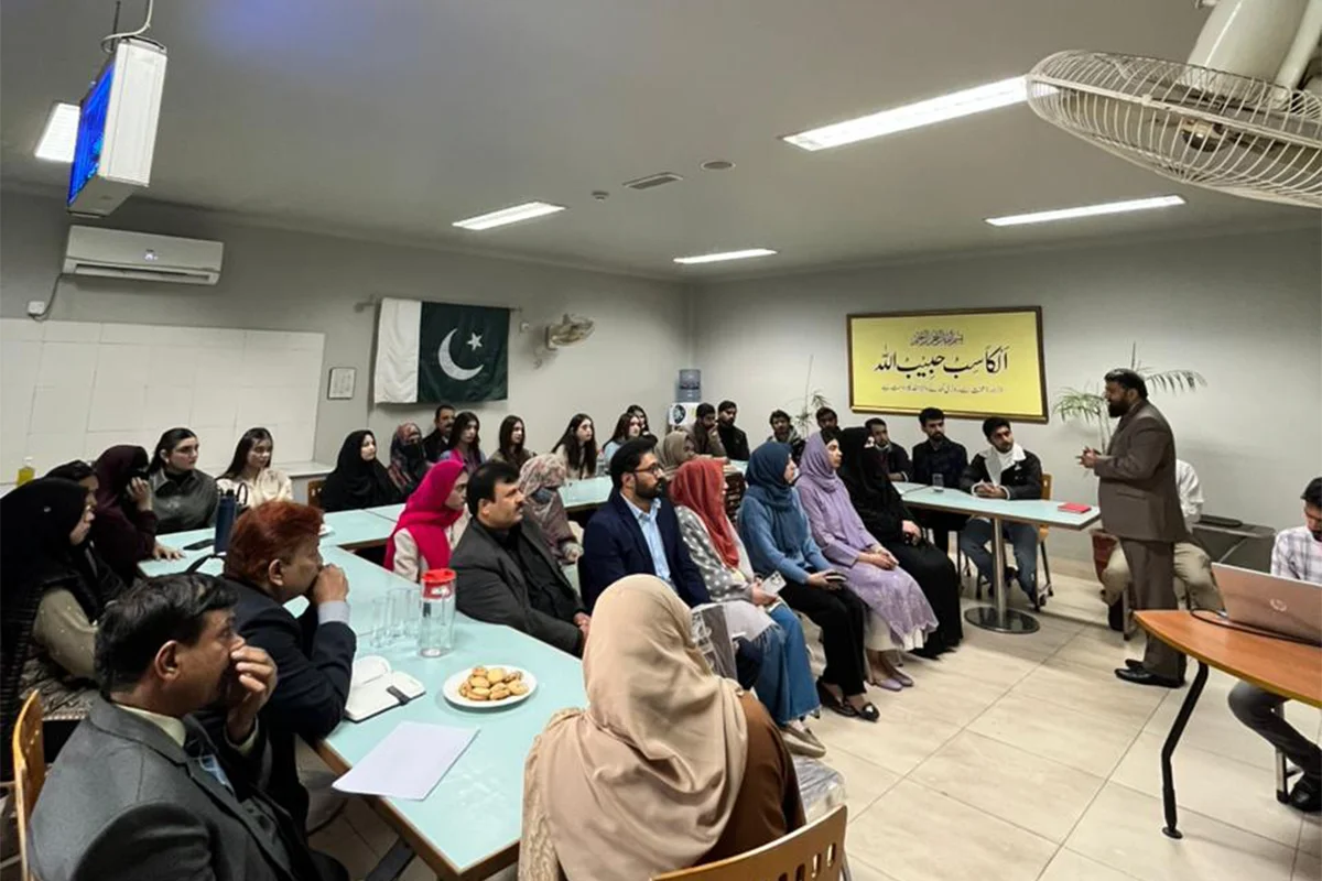 ' Industry Visit to Herbion Pvt. Ltd (11)