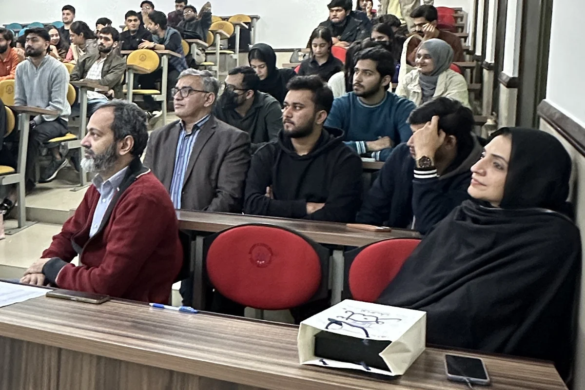 Creative Ideation and Entrepreneurial Strategy Turning Problems into Startup Opportunities (4)