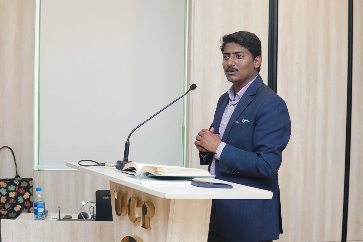 (De)construction of Poetic Thought (6)