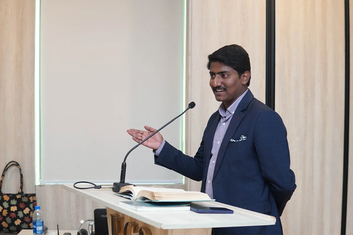 (De)construction of Poetic Thought (7)