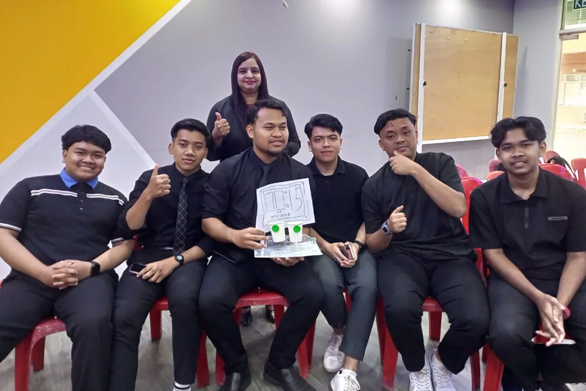 's Particiaption in Trainings and Professorial Talks at Malaysian Universities (12)