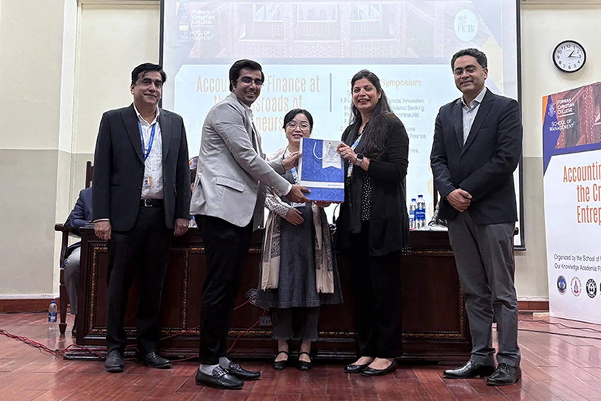 FOMS Participation at the FCCU Research Symposium 2025 (4)