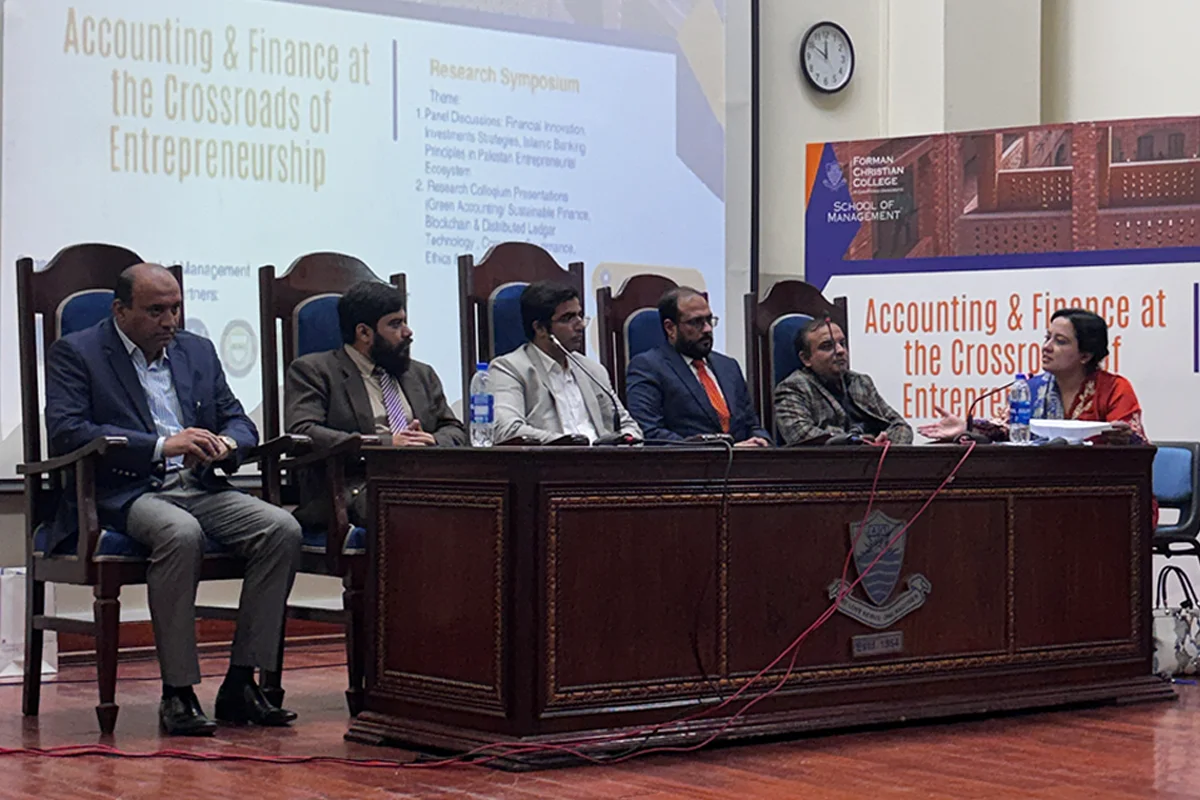 FOMS Participation at the FCCU Research Symposium 2025 (6)