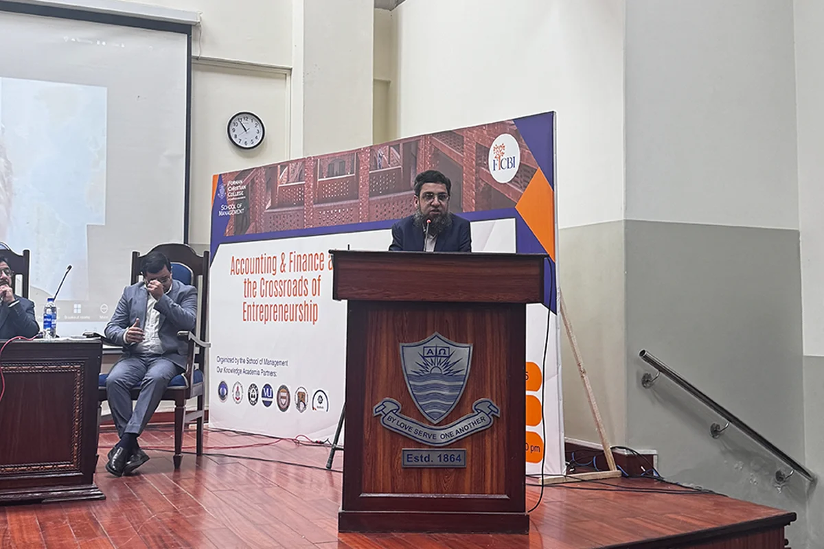 FOMS Participation at the FCCU Research Symposium 2025 (7)