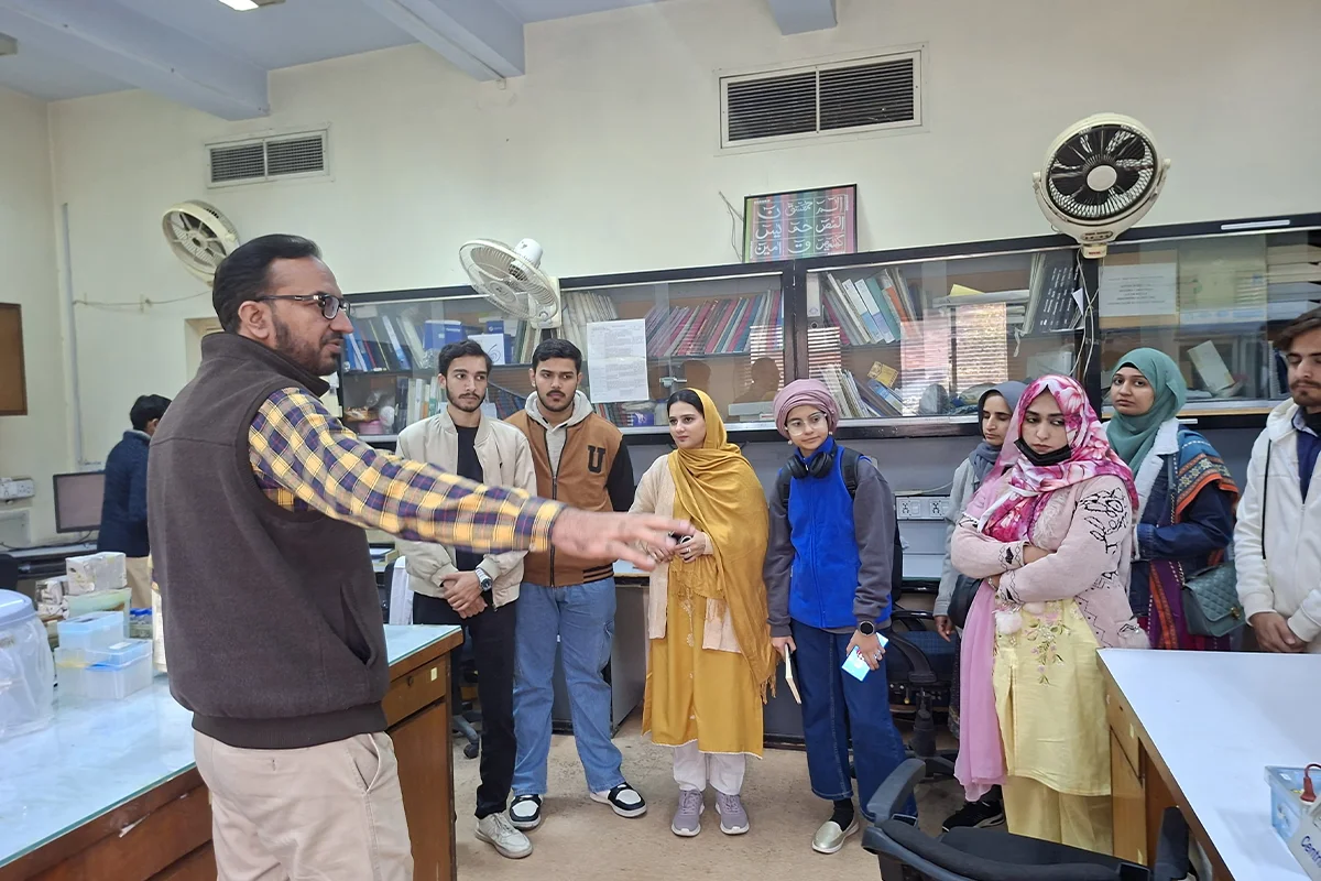 Industrial Visit to National Institute for Biotechnology and Genetic En (4)