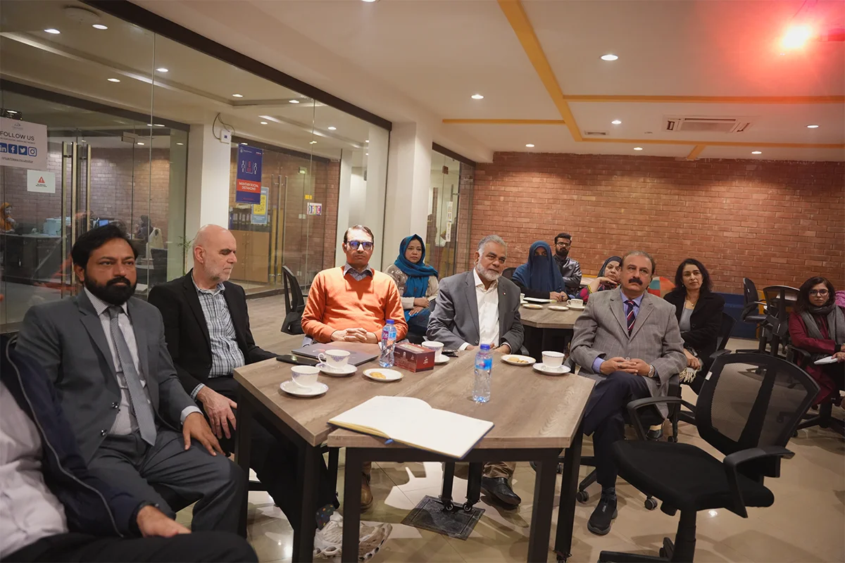 's Interdisciplinary Research Group Meeting (3)