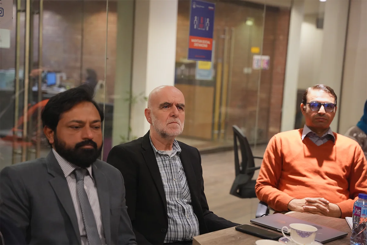 's Interdisciplinary Research Group Meeting (4)