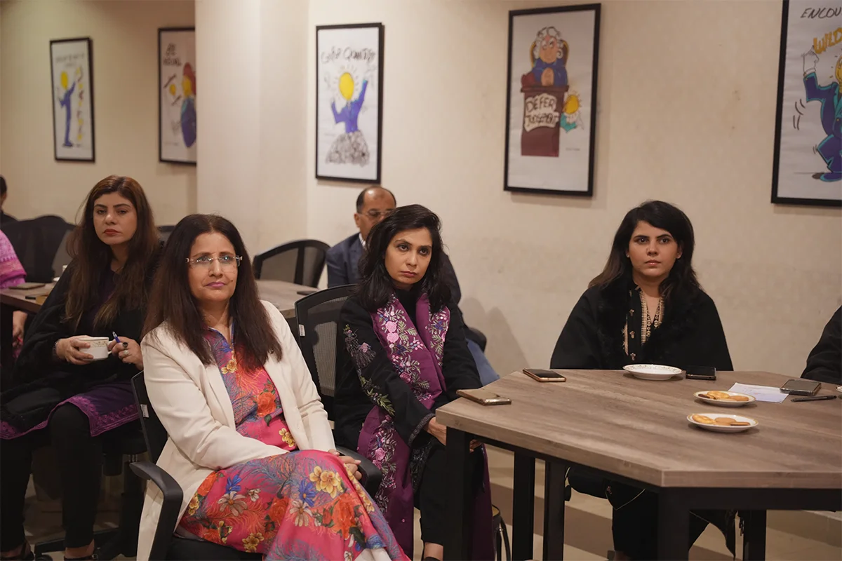 's Interdisciplinary Research Group Meeting (7)