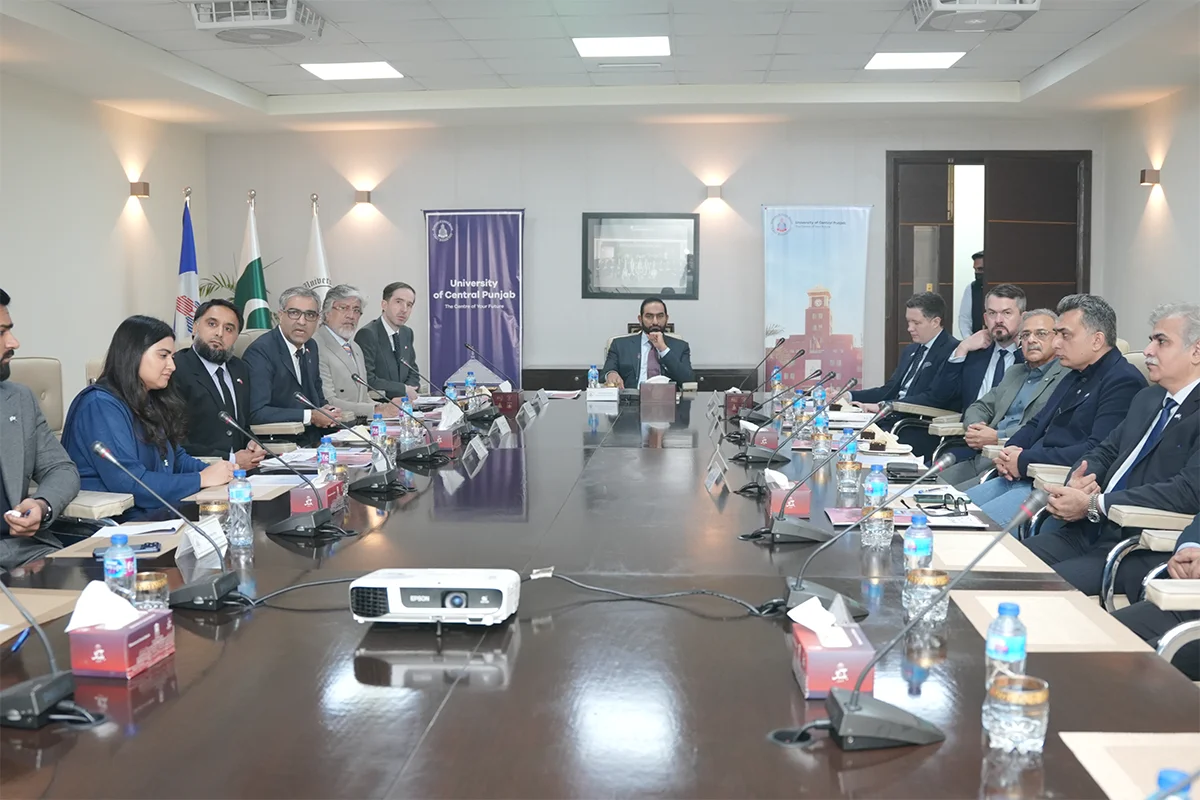 University of Central Punjab and University of Leicester Launch Official (1)