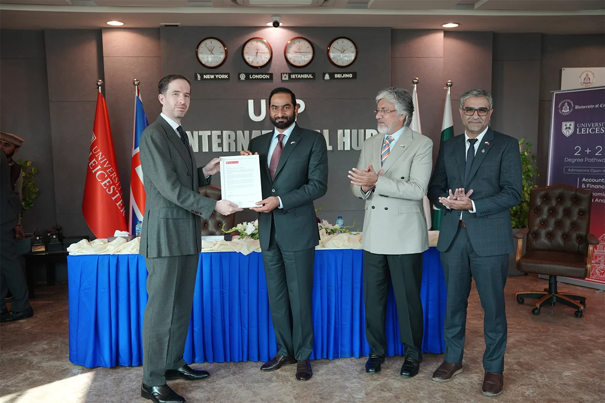 University of Central Punjab and University of Leicester Launch Official (2)