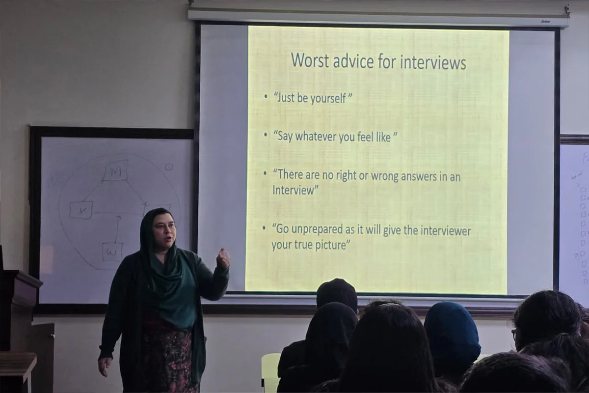 Ace the Interview Secrets to Standing Out with Confidence (3)