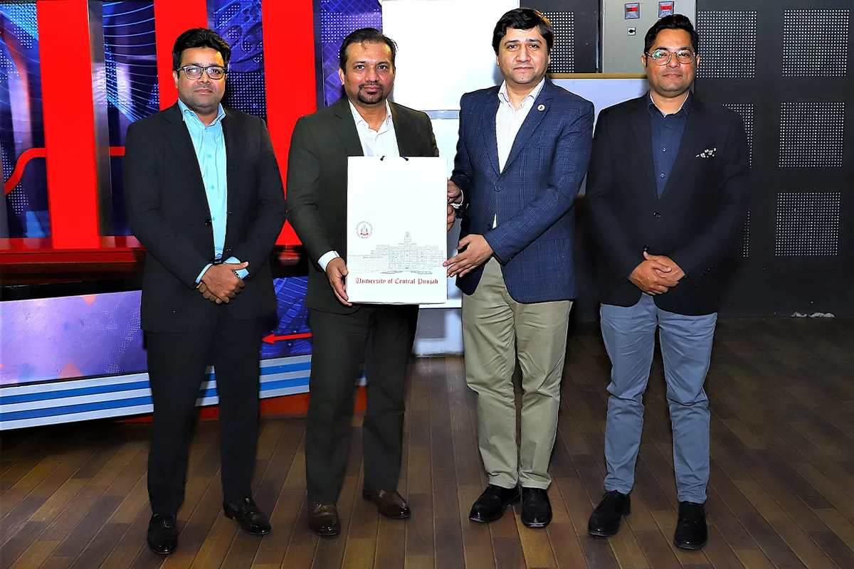 Constructive Storytelling through Digital Media (1)