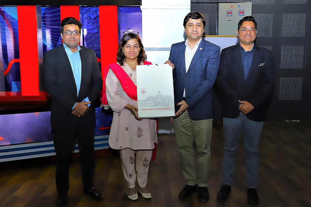 Constructive Storytelling through Digital Media (2)