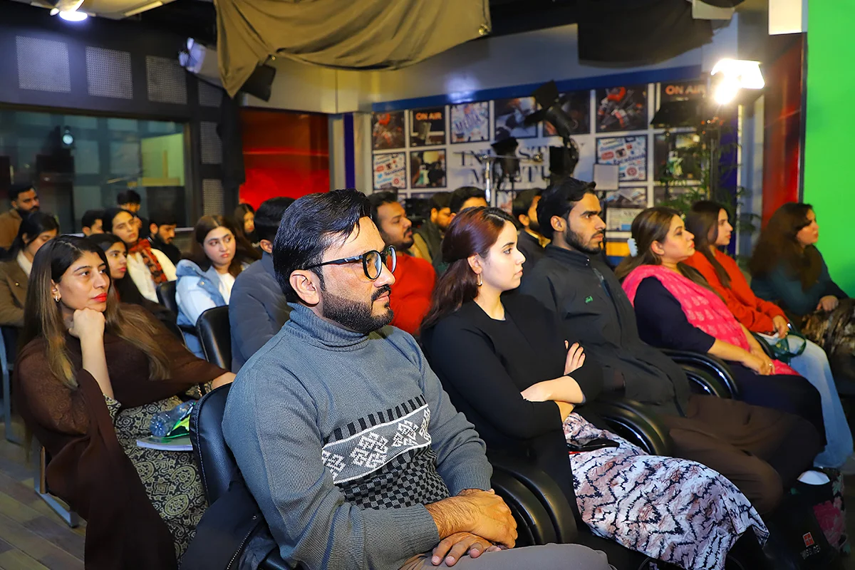 Constructive Storytelling through Digital Media (3)