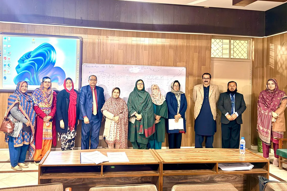 's Participation as an External Examiner at the Institute of Ma (3)