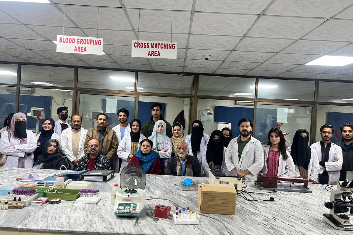 Faculty of Science & Technology Students Industrial Visit to INMOL Hospital (4)