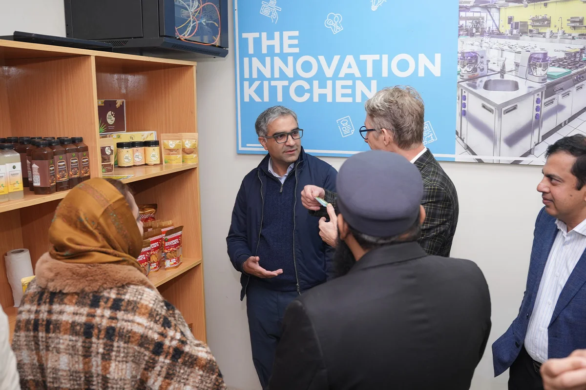 's Visit to UCP (11)