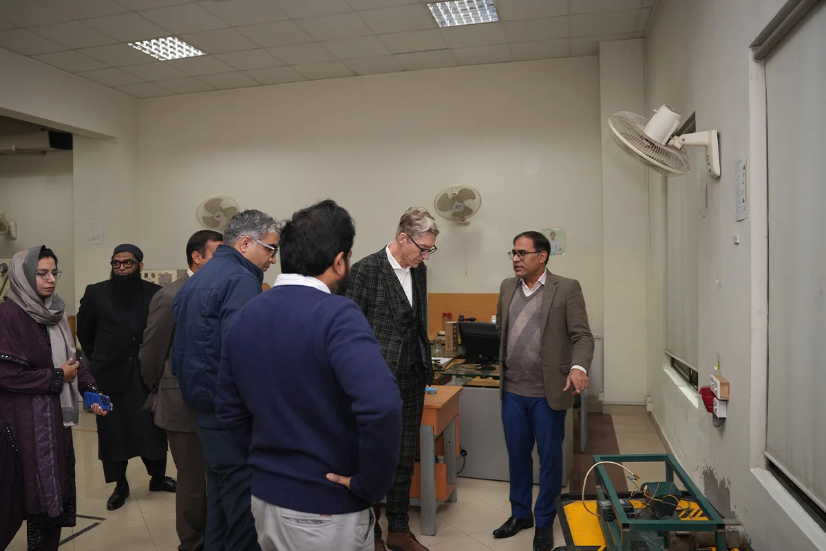 's Visit to UCP (12)