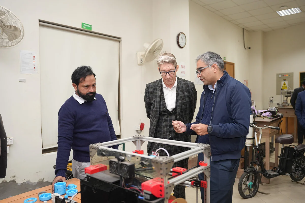 's Visit to UCP (14)