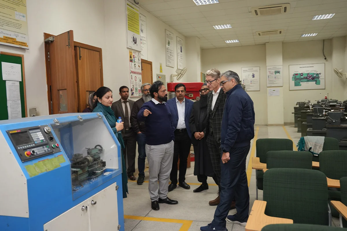 's Visit to UCP (15)