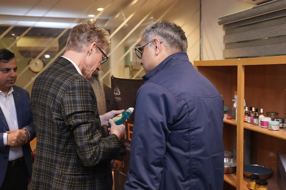 's Visit to UCP (18)