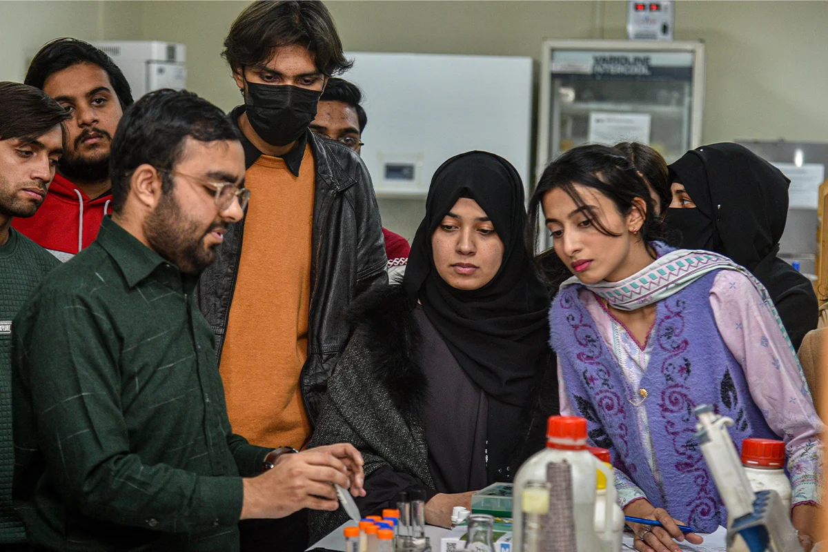 Hands-On Green Cosmetics Workshop (6)