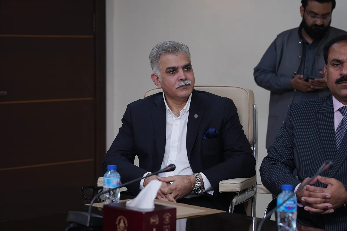 's Visit to UCP (13)