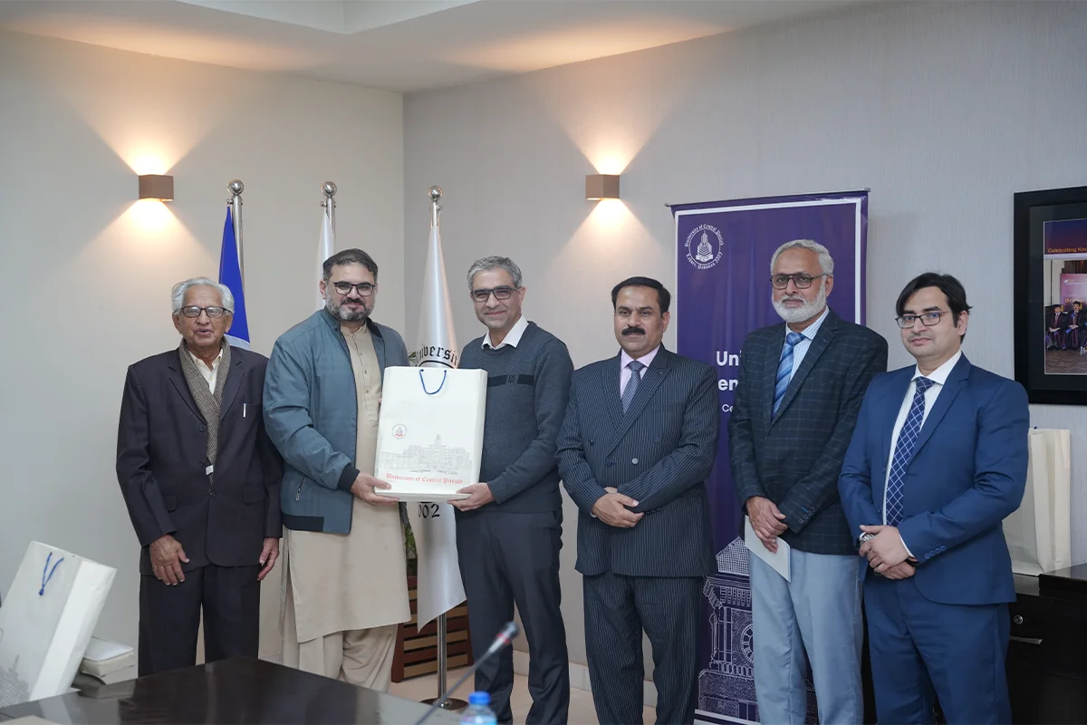 's Visit to UCP (14)