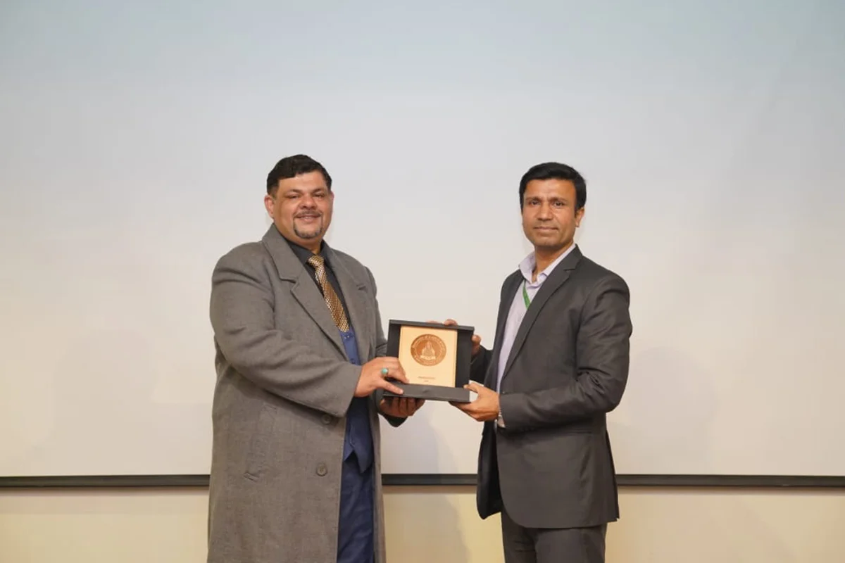 Presenting to Impress Essentials of Presentation Skills (5)