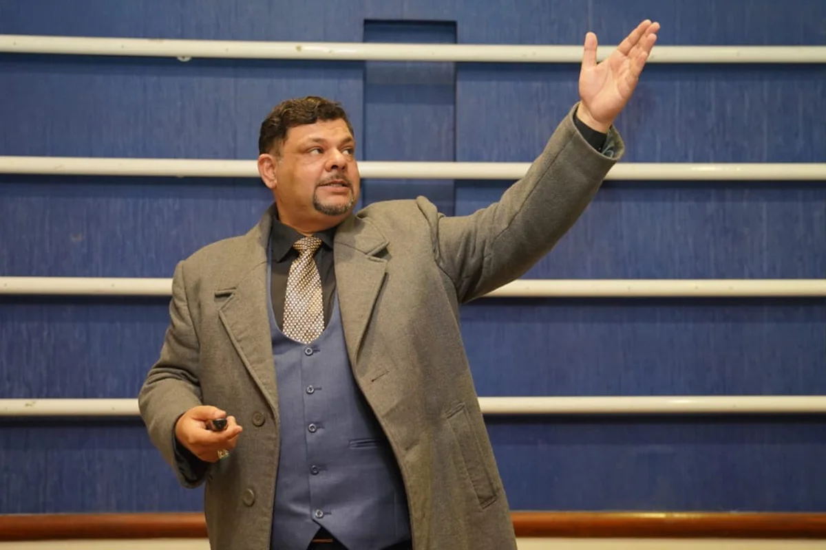 Presenting to Impress Essentials of Presentation Skills (6)