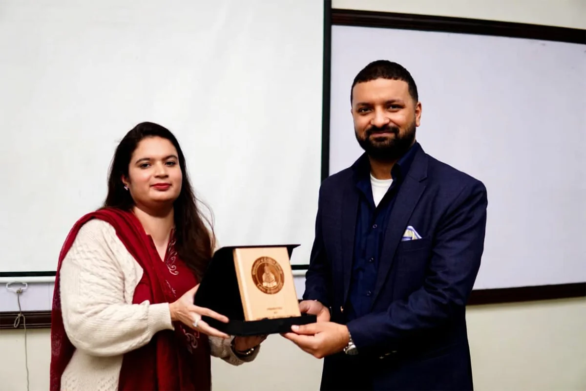 Innovation and Entrepreneurship in Technology Ventures (6)