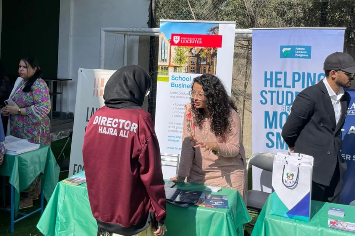 UCP International Office Team’s participation in SICAS Career Fair (2)