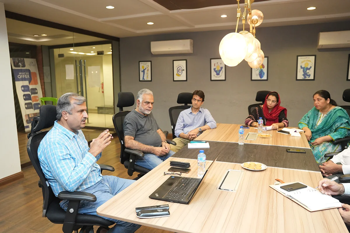 ORIC-UCP–IWMI Collaborative Meeting on Soil Moisture Sensor Development (3)