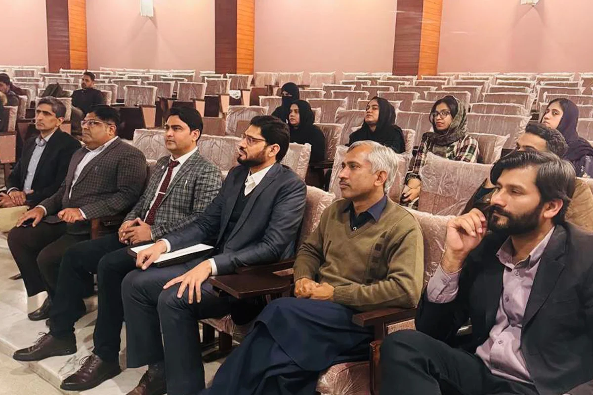 Prof. Dr. Muhammad Naveed Visited University of Lahore as an External Examiner (4)