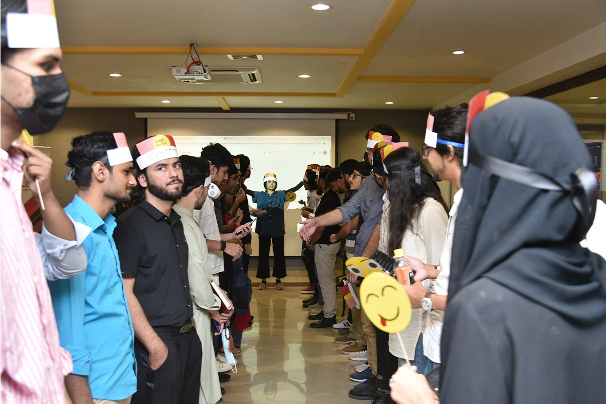 60 Seconds Pitch and Connect (9)