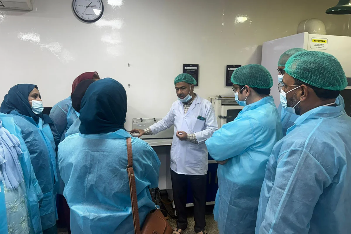 ' Industry Visit to Punjab Drug House (1)