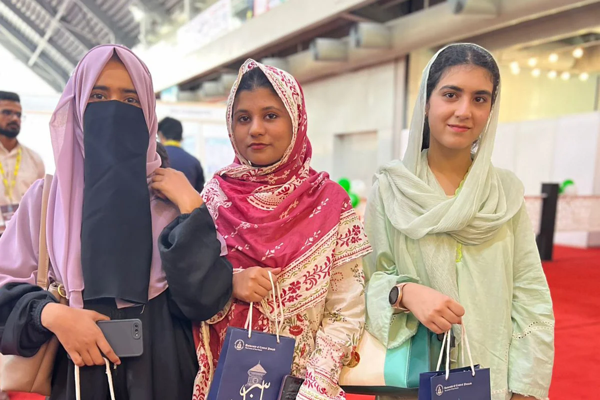 Faculty of Science & Technology’s Students Participated in Pakistan Chemical Forum 2026 (3)