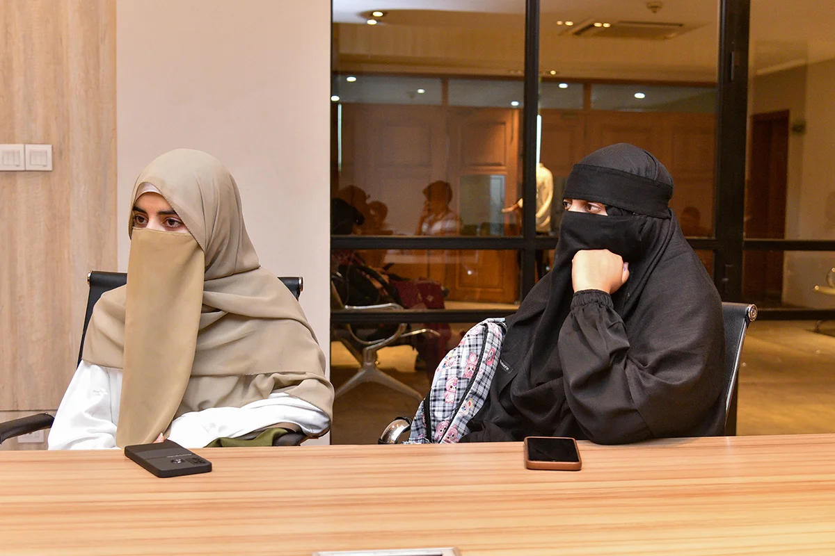 Personal Crisis Management in an Overwhelming World (6)