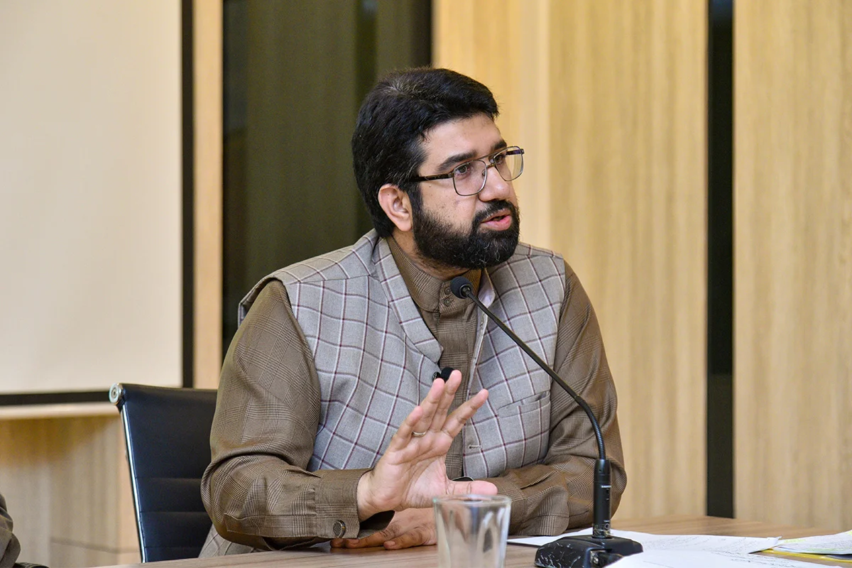 Personal Crisis Management in an Overwhelming World (8)