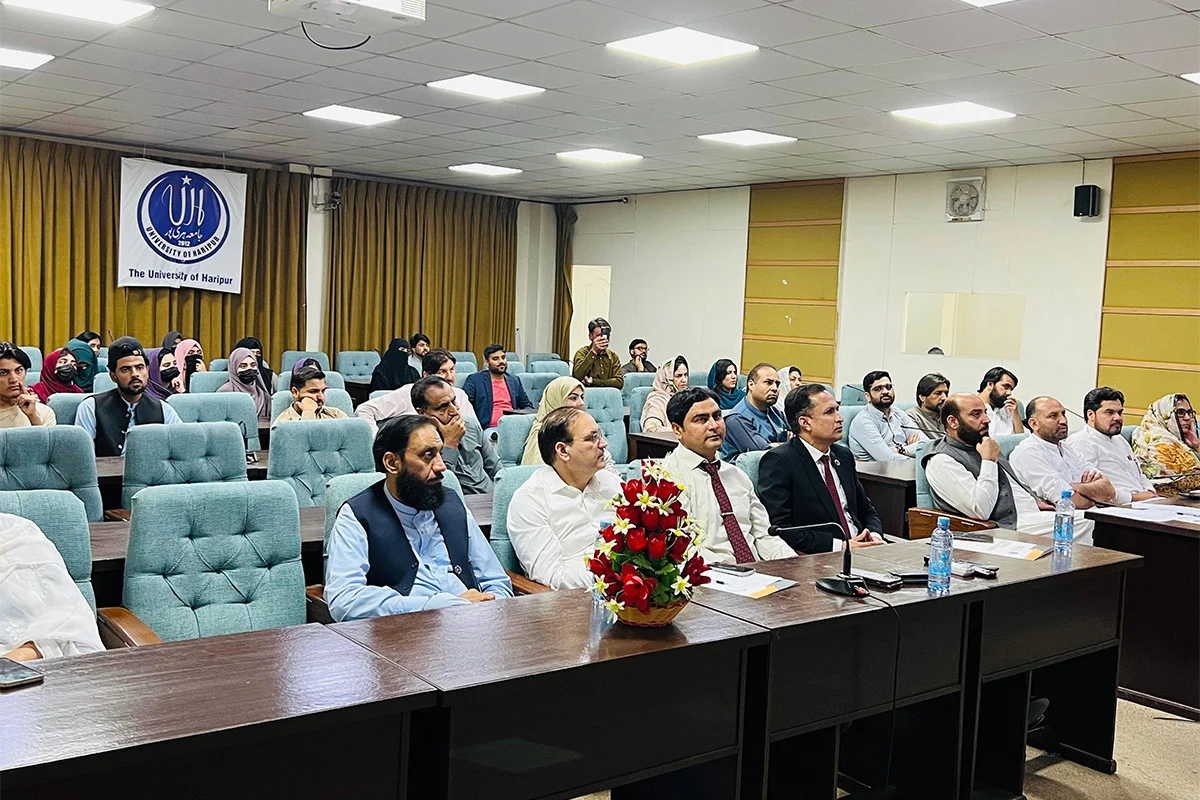 Prof. Dr. Muhammad Naveed visited University of Haripur as an External Examiner (2)