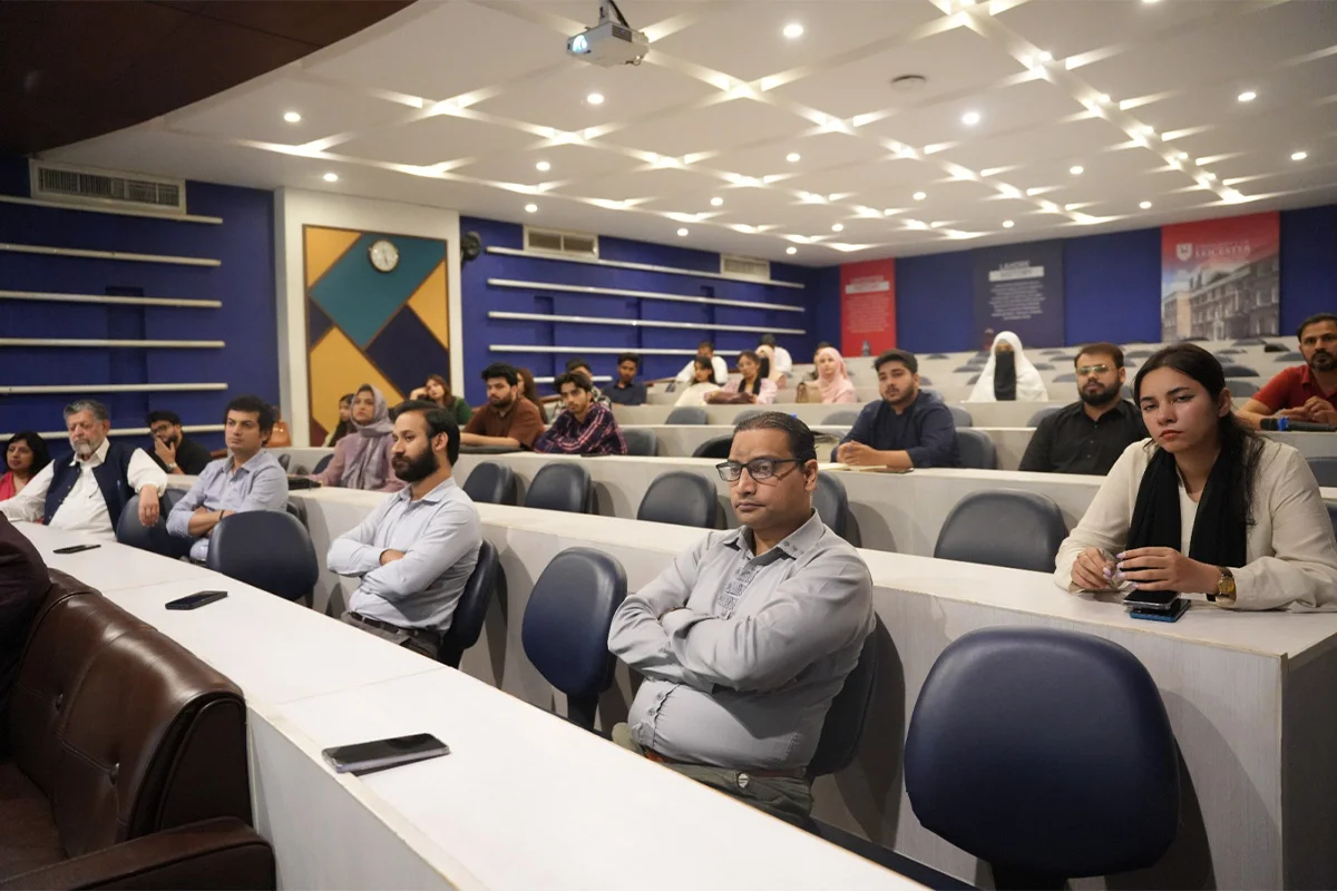 Social Media Marketing & Performance Advertising (4)