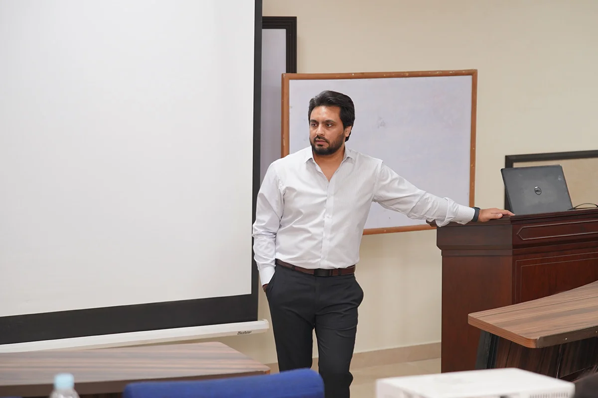 Bridging Academic HRM Concepts with Industry Realities (2)