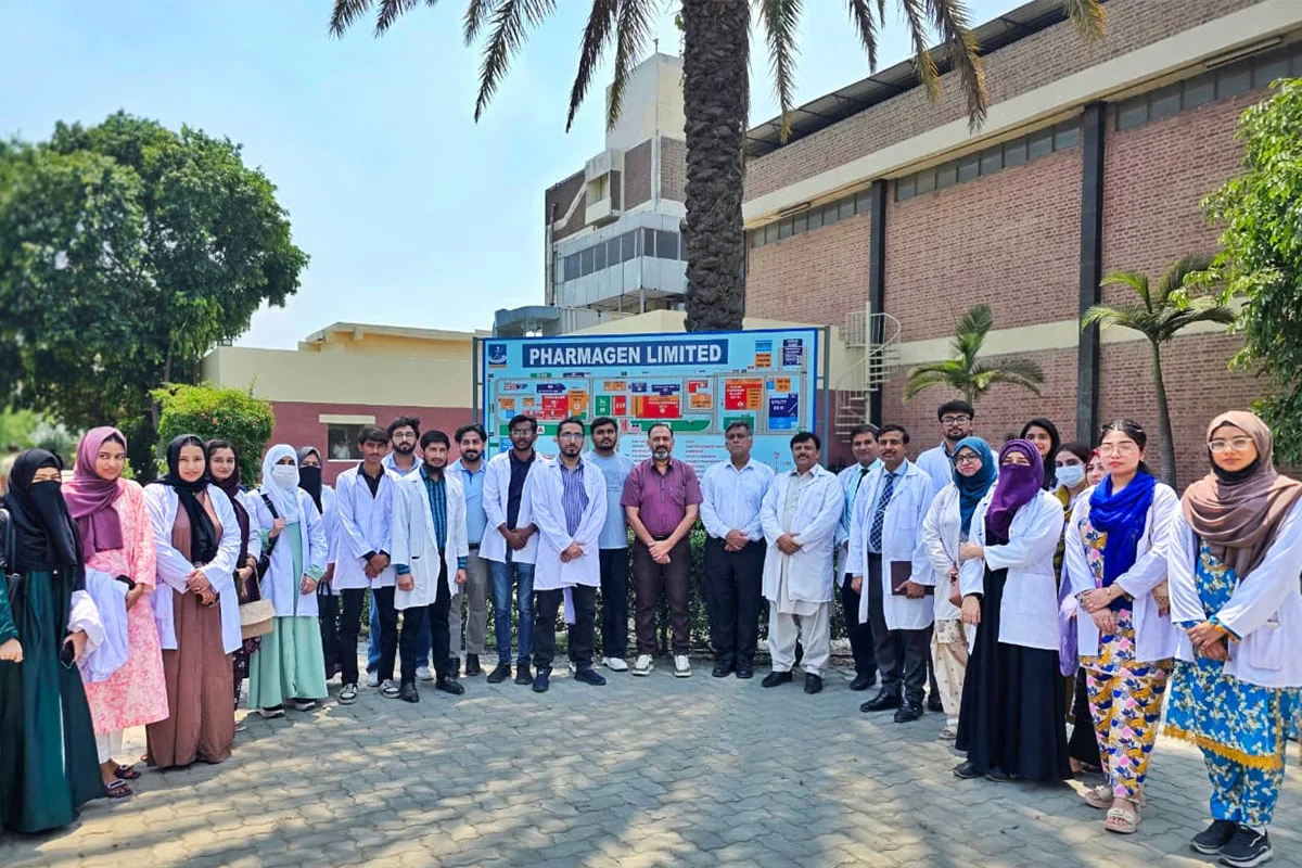 's Industry Visit to Pharmagen Pharmaceutical (2)