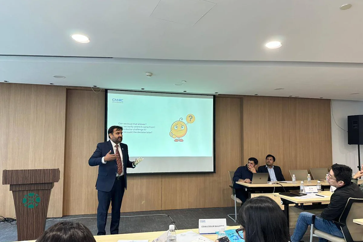 's Keynote Session in the China Internet Network Informatio (2)