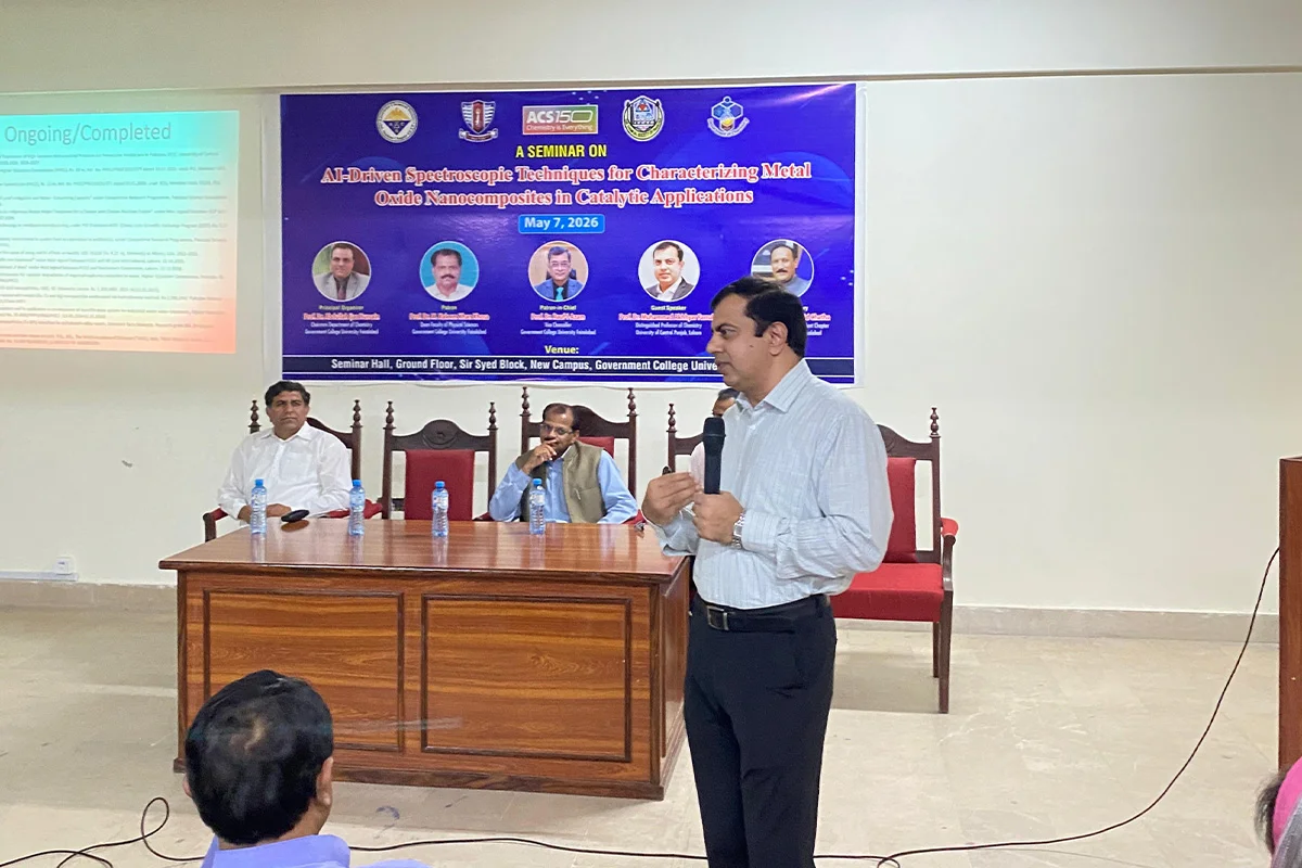 Prof. Dr. Muhammad Akhyar Farrukh Delivers Keynote Session on AI-Driven Nanotechnology at GCUF (3)